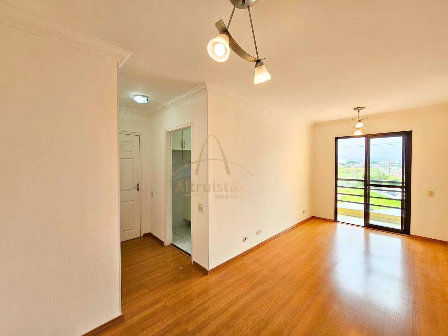 Apartamento à venda com 2 quartos, 58m² - Foto 1