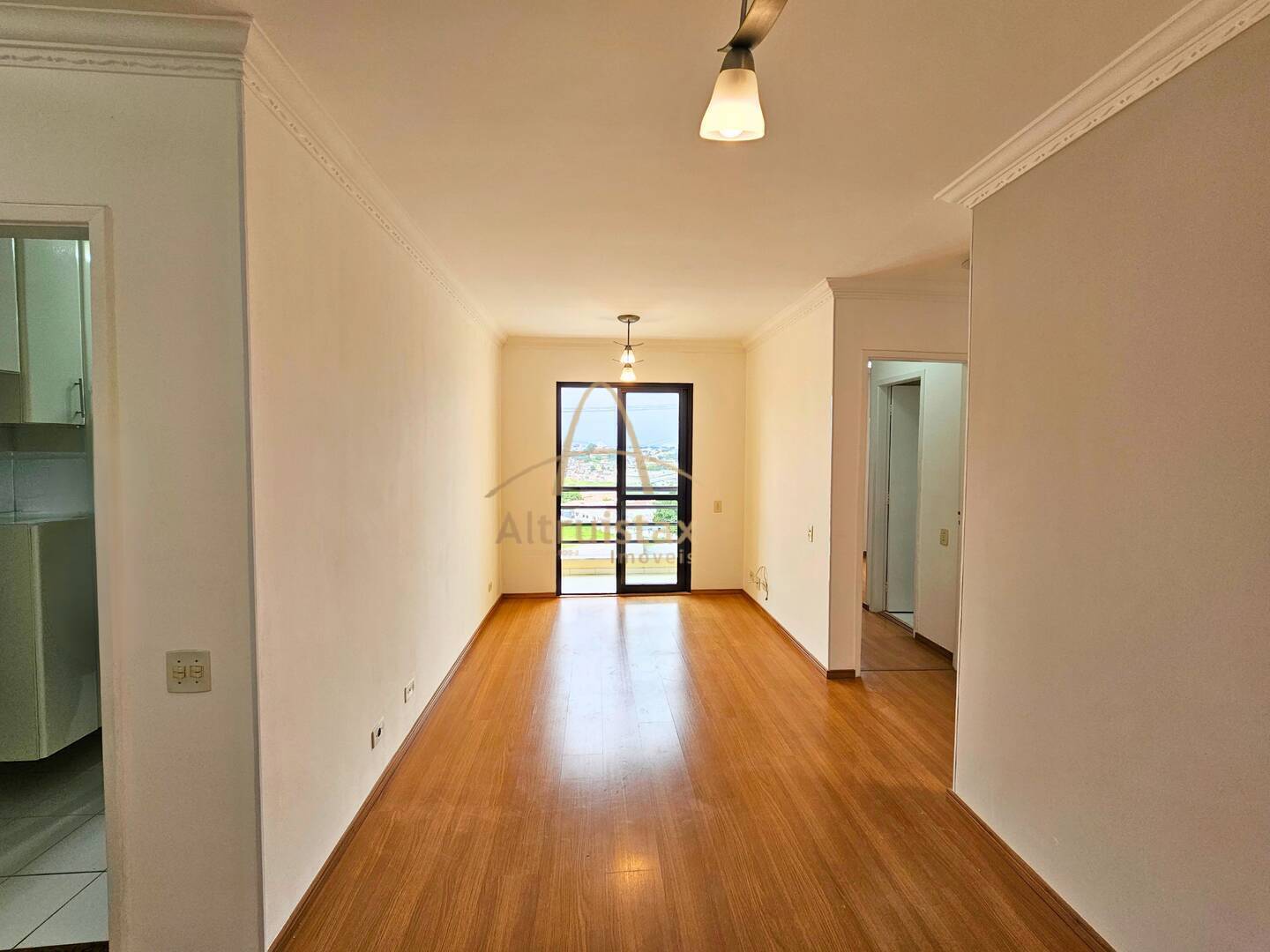 Apartamento à venda com 2 quartos, 58m² - Foto 2
