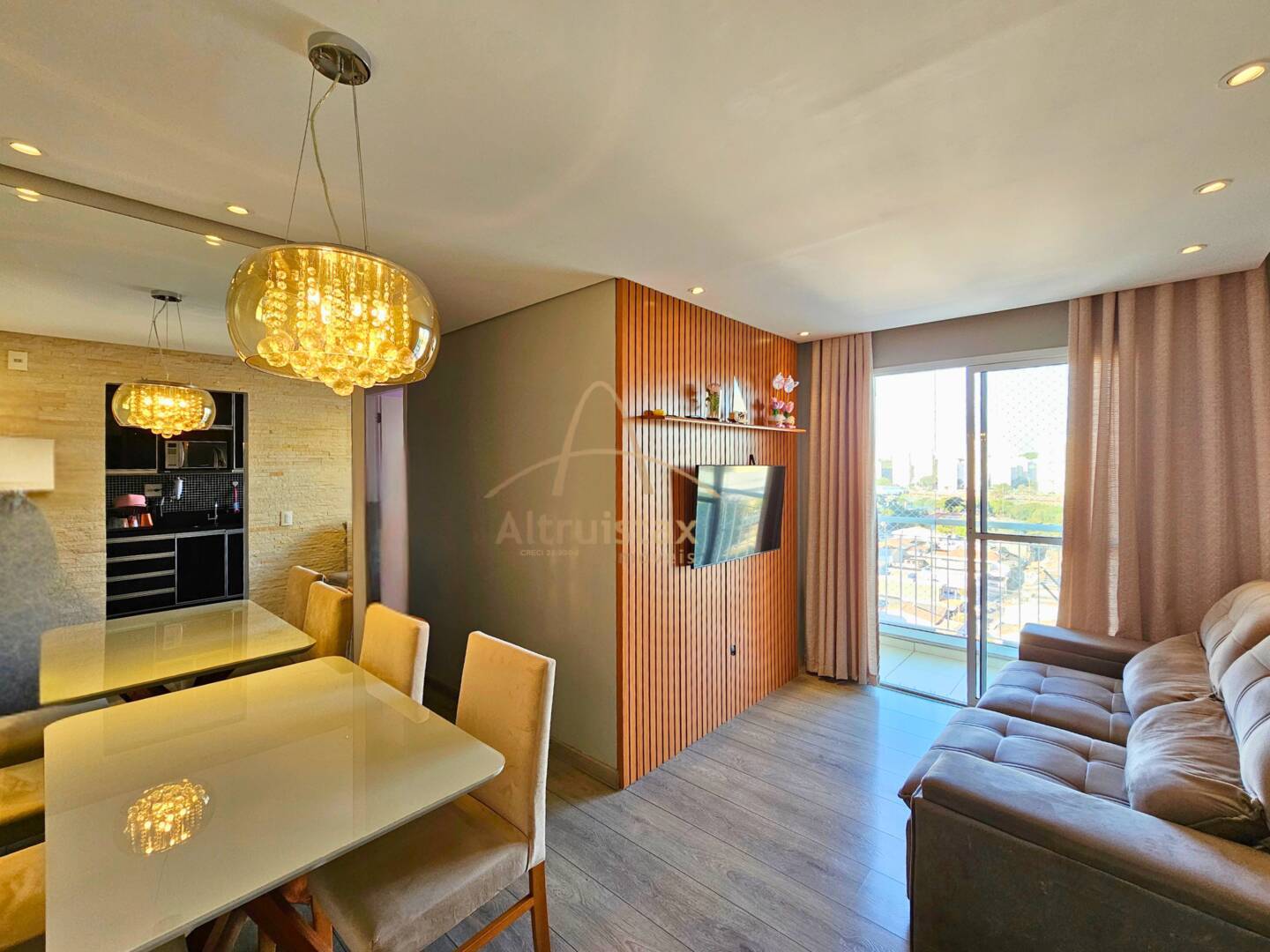 Apartamento à venda com 2 quartos, 62m² - Foto 1
