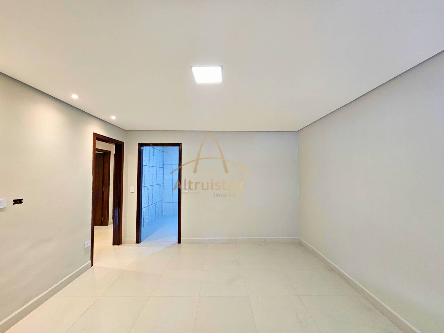 Casa à venda com 3 quartos, 111m² - Foto 5