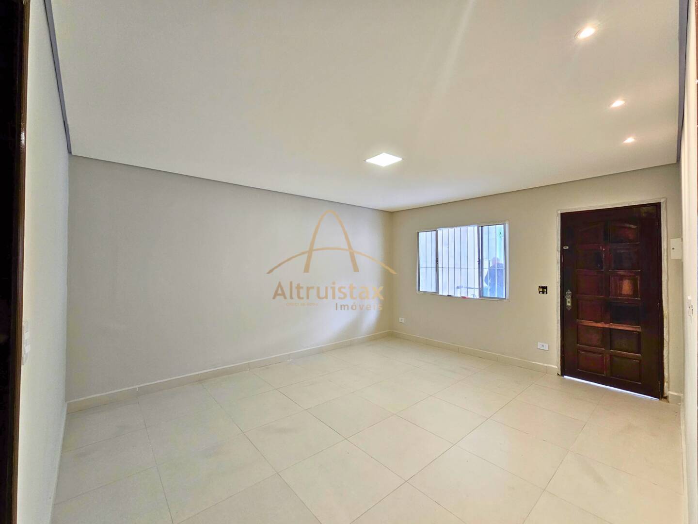 Casa à venda com 3 quartos, 111m² - Foto 2