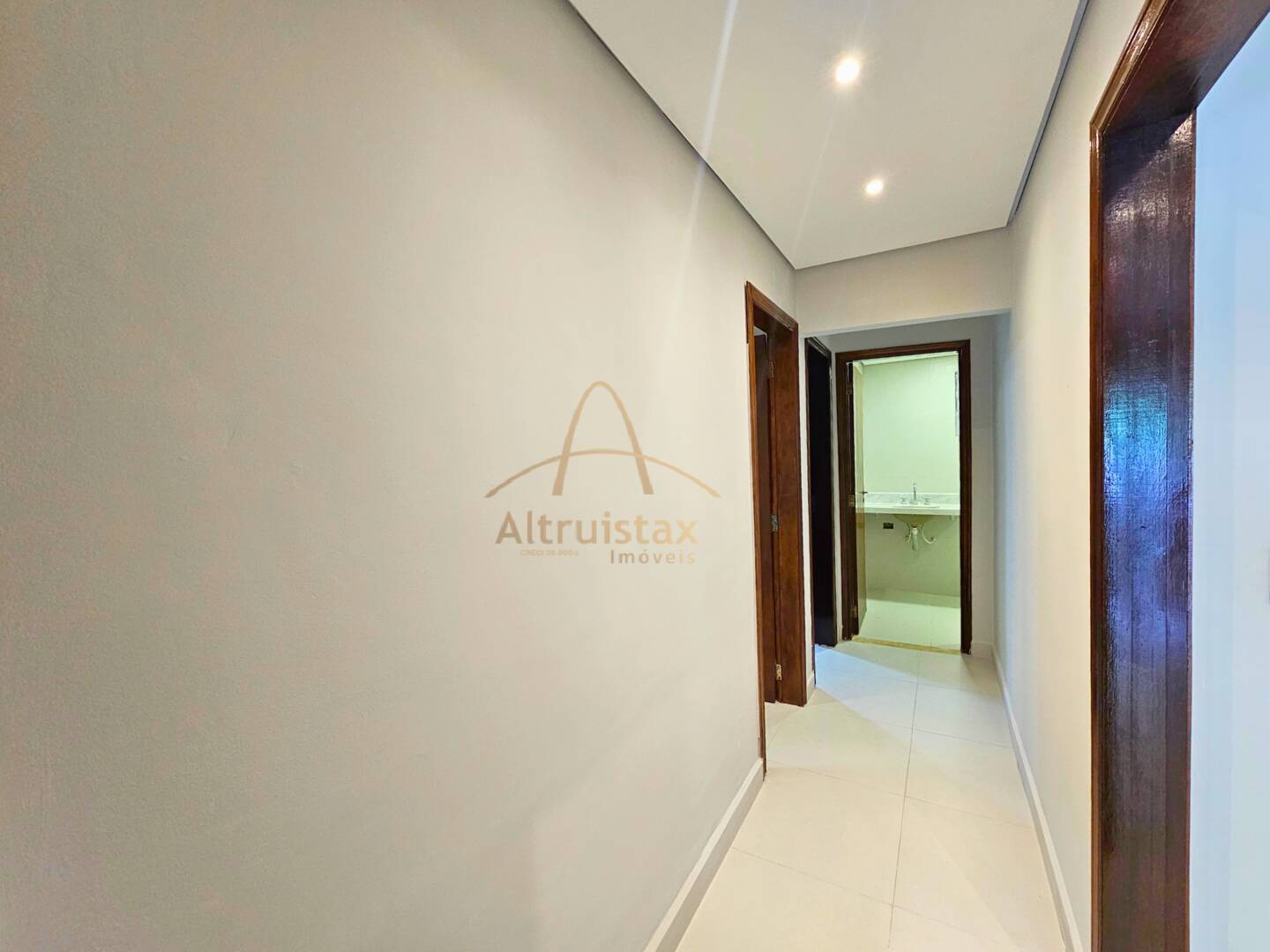 Casa à venda com 3 quartos, 111m² - Foto 6