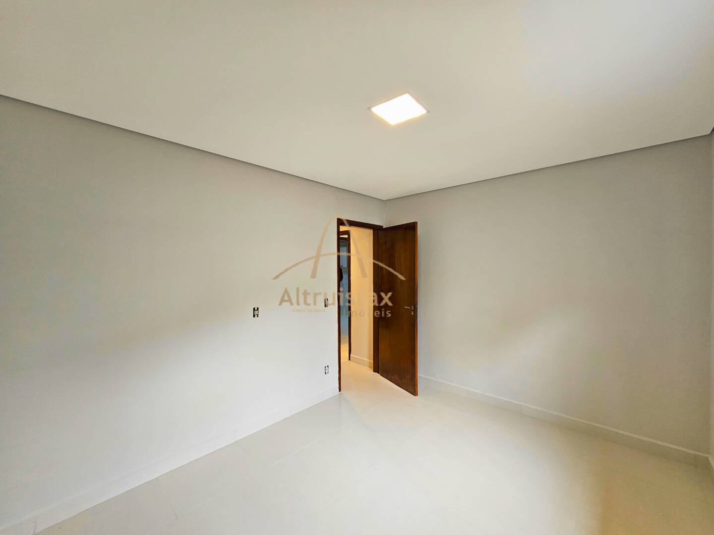 Casa à venda com 3 quartos, 111m² - Foto 8