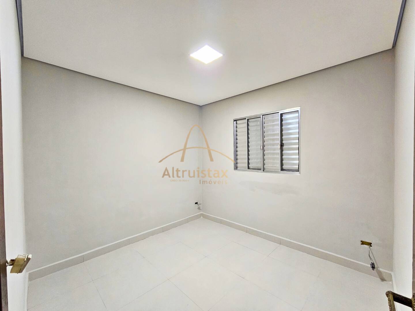 Casa à venda com 3 quartos, 111m² - Foto 12