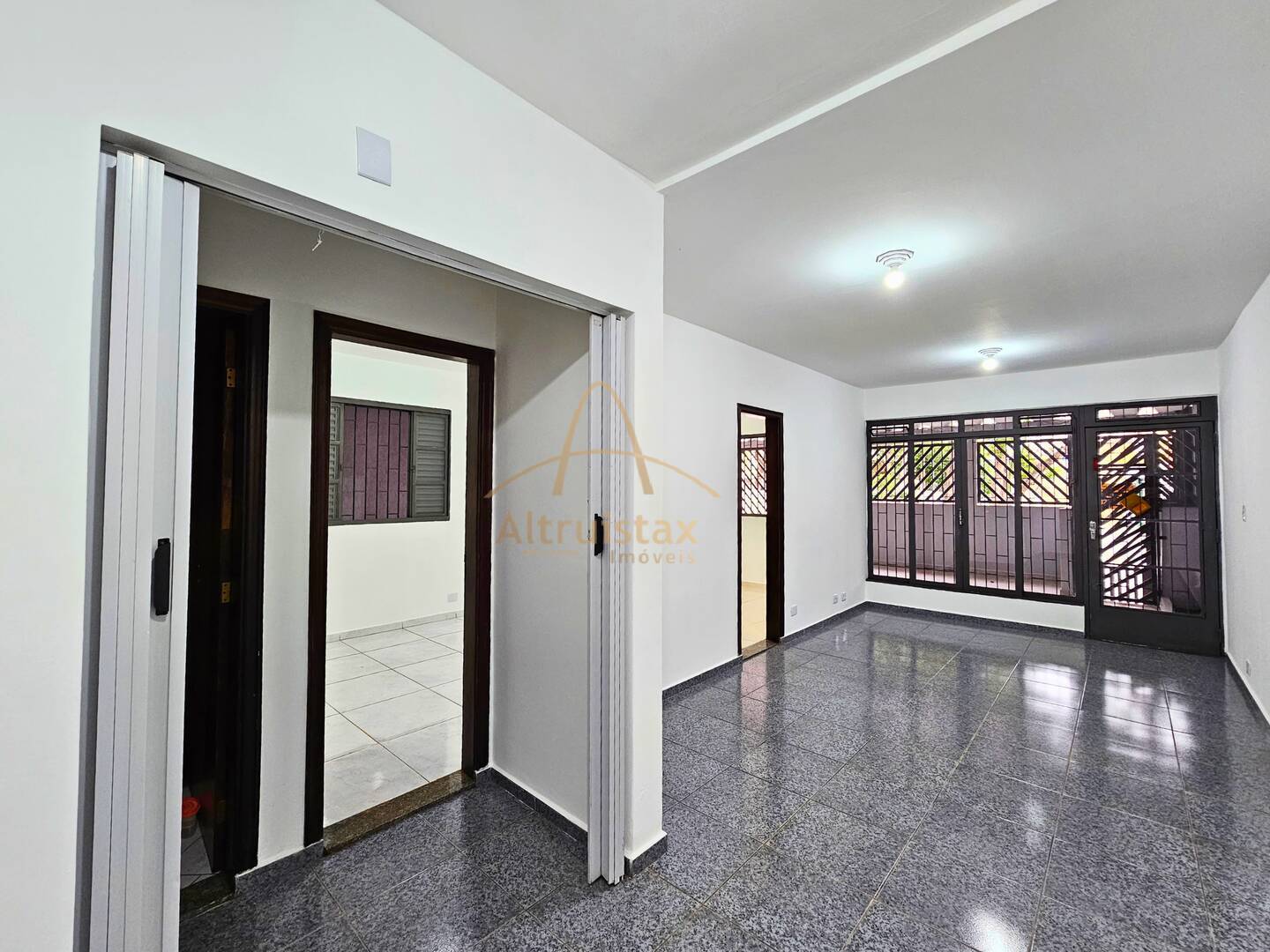 Casa, 4 quartos, 295 m² - Foto 1